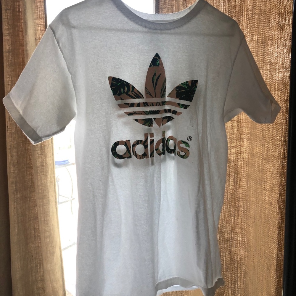 Rare vintage adidas originals women’s tee